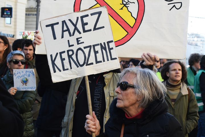 A la Marche pour le climat à Marseille (Bouches-du-Rhône), le 8 déecmbre 2018. (BORIS HORVAT / AFP)