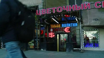 Guerre en Ukraine : les sanctions prises contre la Russie ont-elles affaibli le pays financièrement ?