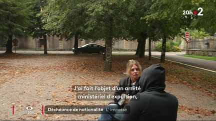 La déchéance de nationalité visant les auteurs d’infractions terroristes, une promesse tenable ? (L'Oeil du 20H)