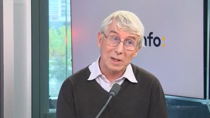 François Ecalle, ancien magistrat à la cour des comptes et fondateur du site Fipeco,&nbsp;invité éco de franceinfo, lundi 26 septembre 2022. (CAPTURE ECRAN / FRANCEINFO)