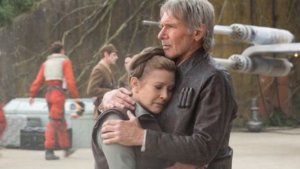 Capture d'écran de l'épisode 7 de "Star Wars", avec Carrie Fischer et Harrison Ford, sorti en 2015. (LUCASFILM / ARCHIVES DU 7EME ART)