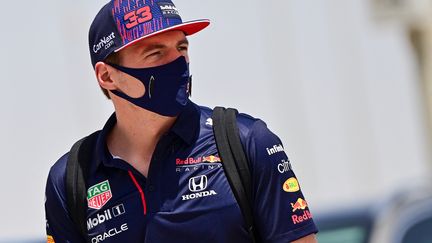 La monoplace de Max Verstappen (Red Bull) a paru plus stable que les autres sur le circuit de Sakhir, samedi 27 mars. (ANDREJ ISAKOVIC / AFP)