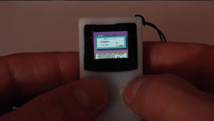 Gif extrait de la&nbsp;présentation complète de&nbsp;Jeroen Domburg, sur sa petite gameboy pour porte-clés.&nbsp; (HACKADAY)