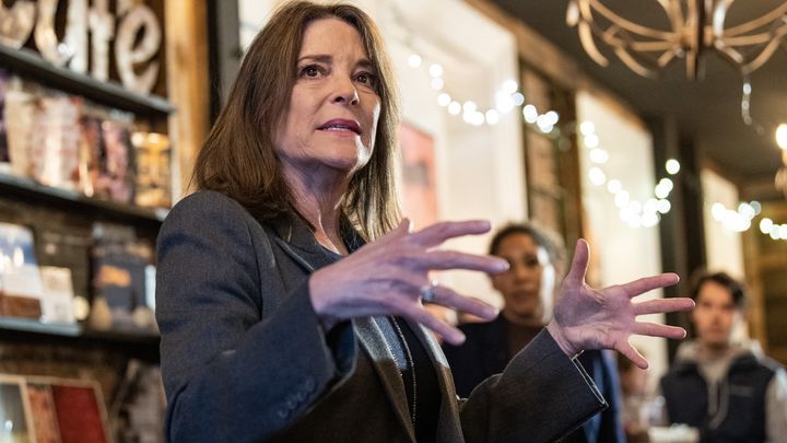 Marianne Williamson, le 9 mars 2023 dans le New Hampshire, aux Etats-Unis. (JOSEPH PREZIOSO / AFP)