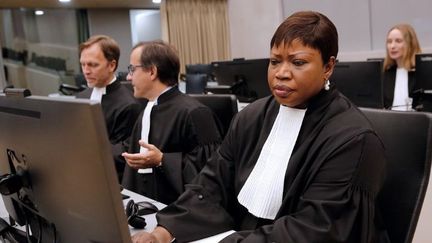 La procureure générale de la Cour pénale internationale, Fatou Bensouda, à la Haye le 27 septembre 2016, lors de la condamnation d'Ahmad al-Faqih al-Mahdi à neuf ans de prison pour la destruction des sanctuaires de Tombouctou au Mali, classés patrimoine mondial par l'UNESCO. (Bas Czerwinski/ANP/AFP)