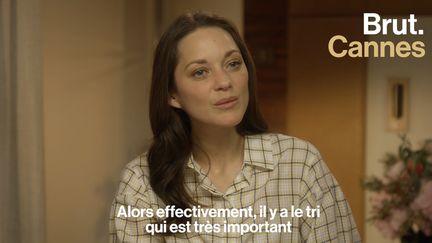 “Je me souviens quand j’ai commencé le cinéma, à la fin de la journée, il y avait des poubelles entières de gobelets qui n’étaient pas du tout recyclées…”. Être actrice et écolo, c’est possible pour Marion Cotillard. Brut l’a suivie au festival de Cannes.