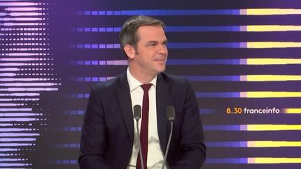 Olivier Véran, le porte-parole du gouvernement, invité du 8h30 franceinfo, mercredi 11 janvier 2023. (FRANCEINFO)