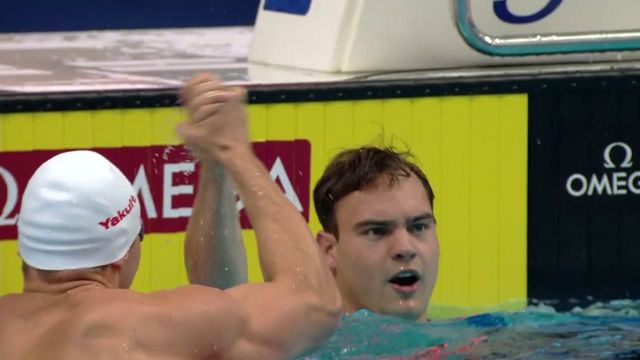 Aligné dans la 6ème série des qualifications au 50 mètres papillon, Maxime Grousset a talonné Michael Andrew pour 16 centièmes de secondes et se qualifie avec le 6ème temps toute série confondue.