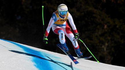 Priska Nufer lors de la descente de Crans-Montana, le 27 février 2022. (FABRICE COFFRINI / AFP)