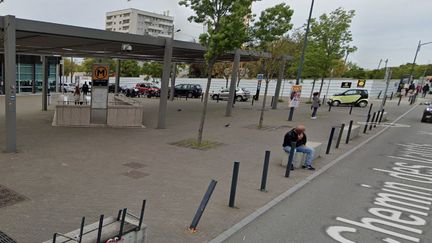 La sortie du&nbsp;sortie du métro Trois-Cocus sur la ligne B à Toulouse (illustration). (GOOGLE STREET VIEW)