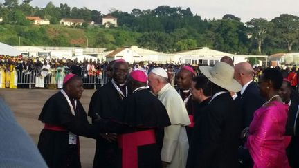 &nbsp; (Le pape François a reçu un accueil très chaleureux vendredi en Ouganda, deuxième étape de sa tournée africaine © Radio France / Mathilde Imberty)