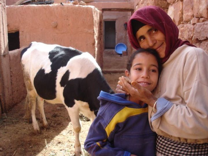 En zones rurales, les femmes sont les plus exposées à la violence économique et sont souvent contraintes à quitter leur foyer pour trouver d’autres ressources.  (USAID/Flickr, CC BY-SA)