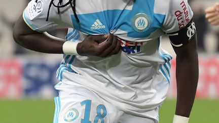 Bafétimbi Gomis tout à sa joie avec Marseille (ANNE-CHRISTINE POUJOULAT / AFP)