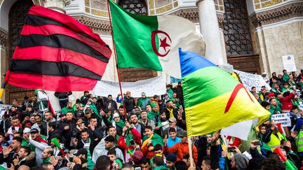 Une manifestation contre le maintien au pouvoir du président Bouteflika en Algérie, le 22 mars à Alger. (SADAK SOUICI / LE PICTORIUM / MAXPPP)