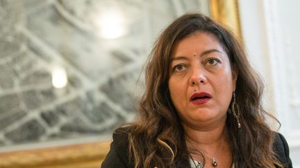 Sandra Muller lors d'une conférence de presse après sa condamnation pour diffamation, le 25 septembre 2019 à Paris. (AURELIEN MORISSARD / MAXPPP)