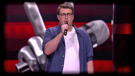 Le chanteur français Guillaume Jaskula qualifié aux duos de l'émusion The Voice Finlande grâce à son interprétation de "Je suis Malade" de Serge Lama&nbsp; (France 3 Hauts-de-France)