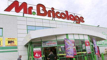 Bricolage : les magasins spécialisés recrutent grâce à la hausse de la demande