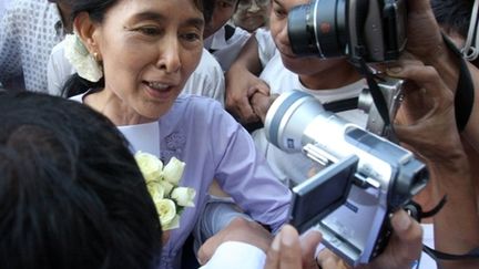 Aung San Suu Kyi, chef de l'opposition birmane, le 16 novembre 2010, 3 jours après sa libération. (AFP - Soe Than Win)