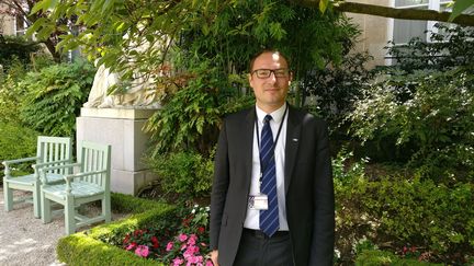 Le député LREM de la 5e circonscription du Maine-et-Loire Denis Masséglia, mercredi 28 juin 2017 dans les jardins de l'Assemblée nationale, à Paris. (VINCENT MATALON / FRANCEINFO)