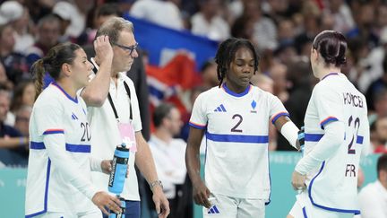 Handball aux JO de Paris 2024 : tenantes du titre, les Françaises doivent se contenter de la médaille d'argent après leur défaite en finale contre la Norvège