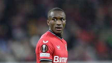 Moussa Diaby sous les couleurs du Bayer Leverkusen le 15 avril 2023 en Ligue Europa. (ANKE WAELISCHMILLER / AFP)