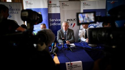 Le procureur de la République Eric Bouillard donne une conférence de presse à Angers (Maine-et-Loire), le 4 juillet 2023. (LOIC VENANCE / AFP)