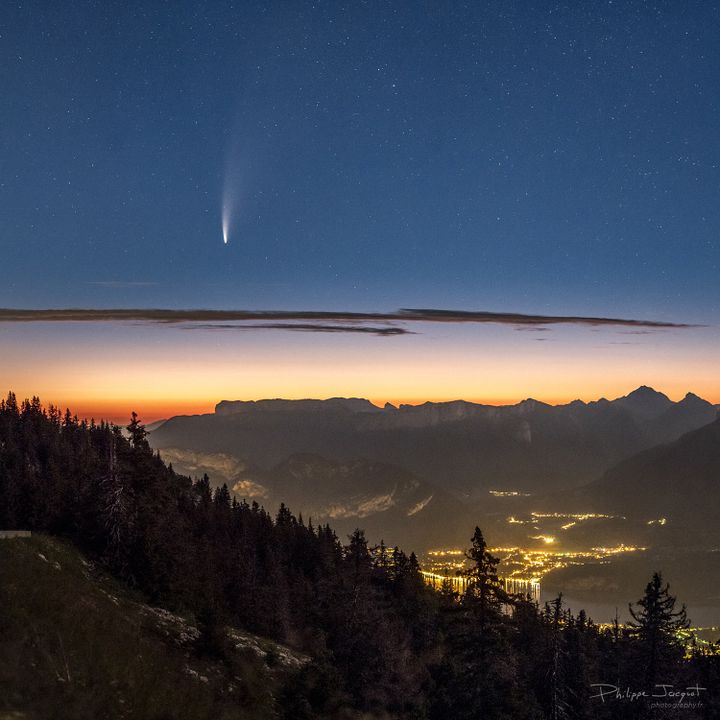 Vue du ciel d'Annecy depuis le massif du Semnoz, en Haute-Savoie. (PHILIPPE JACQUOT)