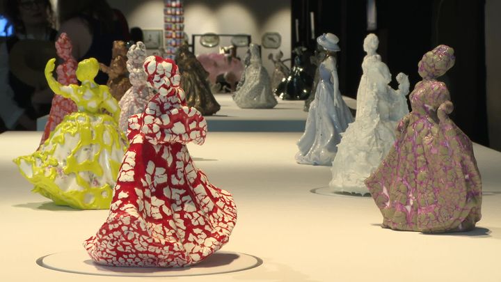 Les figurines émaillées, cuites et recuites de&nbsp;Jessica Harrison. (F. Bordes / France Télévisions)