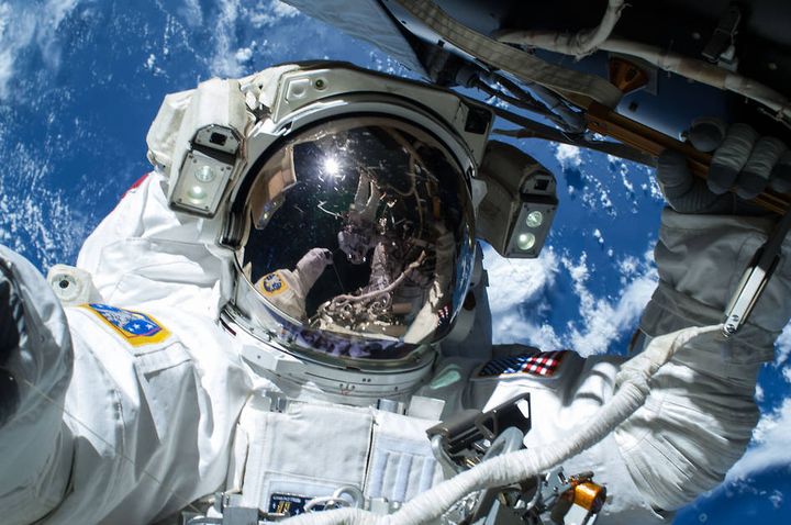 &nbsp; (Le selfie de Butch Willmore depuis l'espace. © NASA)