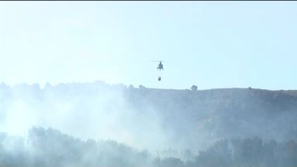 Au bord de l'A7, le ballet des Canadair et des hélicoptères