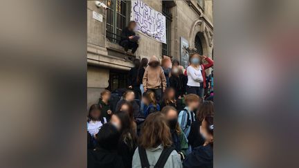 L'entrée du lycée Louis-le-Grand, mardi 18 avril 2022. (DOCUMENT FRANCEINFO)