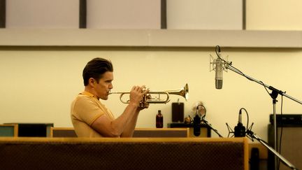 Ethan Hawke dans le rôle de Chet Baker dans "Born to be blue" de Robert Budreau.
 (Droits Réservés.)