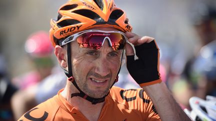 Le cycliste&nbsp;Davide Rebellin participe au Tour cycliste d'Oman, le 17 février 2016. (ERIC FEFERBERG / AFP)