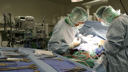 Une transplantation cardiaque à l'hôpital de la Timone, à Marseille. (photo d'illustration)&nbsp; (CIOT / AFP)