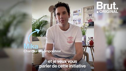 VIDEO. Mika remplace les panneaux de pub des événements culturels annulés par des œuvres (BRUT)