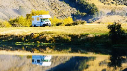 Un camping-car dans le sud de la Nouvelle-Zélande, au bord du lac Moke. Photo d'illustration.
 (MATTHEW WILLIAMS-ELLIS / UNIVERSAL IMAGES GROUP EDITORIAL)