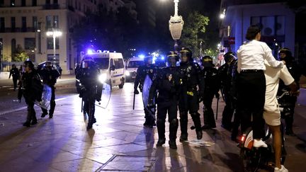 Des affrontements entre manifestants et forces de l'ordre ont notamment éclaté à Marseille le 29 juin 2023. (PENNANT FRANCK / MAXPPP)
