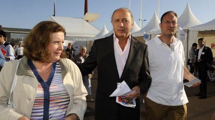 Laurent Fabius, avec à sa gauche, Guillaume Bachelay (JEAN-PIERRE MULLER / AFP)