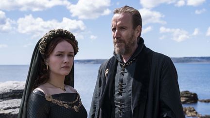 Olivia Cooke (à gauche) et Rhys Ifans (à droite) dans la série "House of the dragon" - saison 1.&nbsp; &nbsp; (Home Box Office)