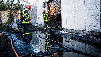 Le feu s'est propagé d'une voiture a un batiment d'entreprise (Sdis 66)