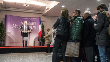 Pierre de Saintignon annonce le retrait de la liste socialiste pour les régionales en Nord-Pas-de-Calais-Picardie, lors d'une conférence de presse à Lille (Nord), le 6 décembre 2015. (PHILIPPE HUGUEN / AFP)