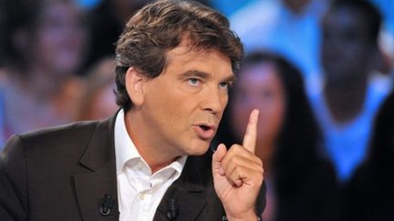 Arnaud Montebourg, lors d'une émission télévisée, le 1er septembre 2009 à Paris. (AFP - Lionel Bonaventure)