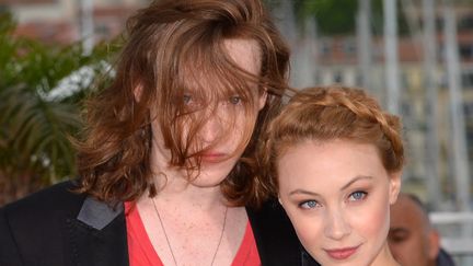 Sarah Gadon et Caleb Landry Jones, acteurs dans&nbsp;"Antiviral" pr&eacute;sent dans la s&eacute;lection Un certain regard, le dimanche 20 mai 2012 &agrave; Cannes. (ALBERTO PIZZOLI / AFP)