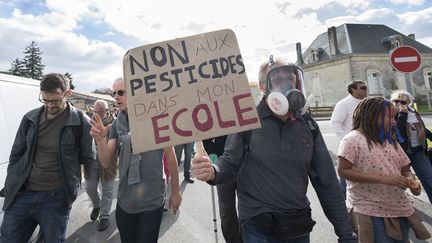 Une manifestation contre l'utilisation des pesticides, à&nbsp;Listrac-medoc, le 8 octobre 2017. (MAXPPP)