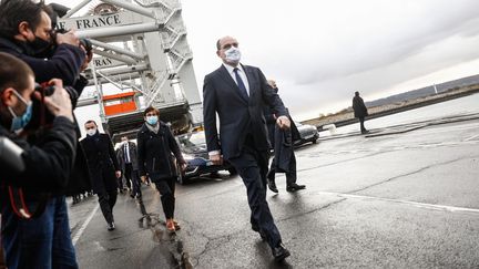 Le ministre délégué à l'action et aux comptes publics Olivier Dussopt,&nbsp;la ministre de la Mer Annick Girardin et le Premier ministre Jean Castex en visite au Havre (Seine-Maritime) le 22 janvier 2021 (SAMEER AL-DOUMY / AFP)