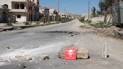 Une indication de poison après l'attaque chimique à&nbsp;Khan Cheikhoune, en Syrie, le 5 avril 2017. (ABDUSSAMED DAGUL / ANADOLU AGENCY / AFP)