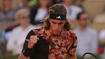 Le Grec Stefanos Tsitsipas lors de son huitième de finale de Roland-Garros, à Paris, le 4 juin 2023. (THOMAS SAMSON / AFP)