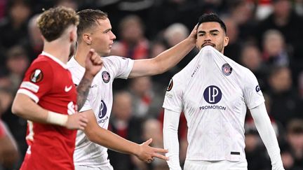 Gabriel Suazo après son énorme raté contre Liverpool lors du match de Ligue Europa de Toulouse à Anfield, le 26 octobre 2023. (OLI SCARFF / AFP)