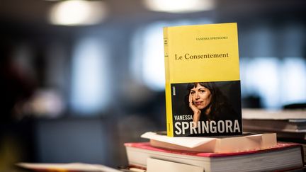 Le livre "Le Consentement", de Vanessa Springora, est sorti en librairie le 2 janvier 2020. (MARTIN BUREAU / AFP)