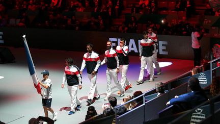 Les tribunes du court central étaient aux trois quart vides lors de la cérémonie d'ouverture de la Coupe Davis, lundi 18 novembre. (JUAN CARLOS ROJAS / JUAN CARLOS ROJAS)